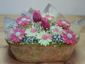 Arreglo floral en canasta